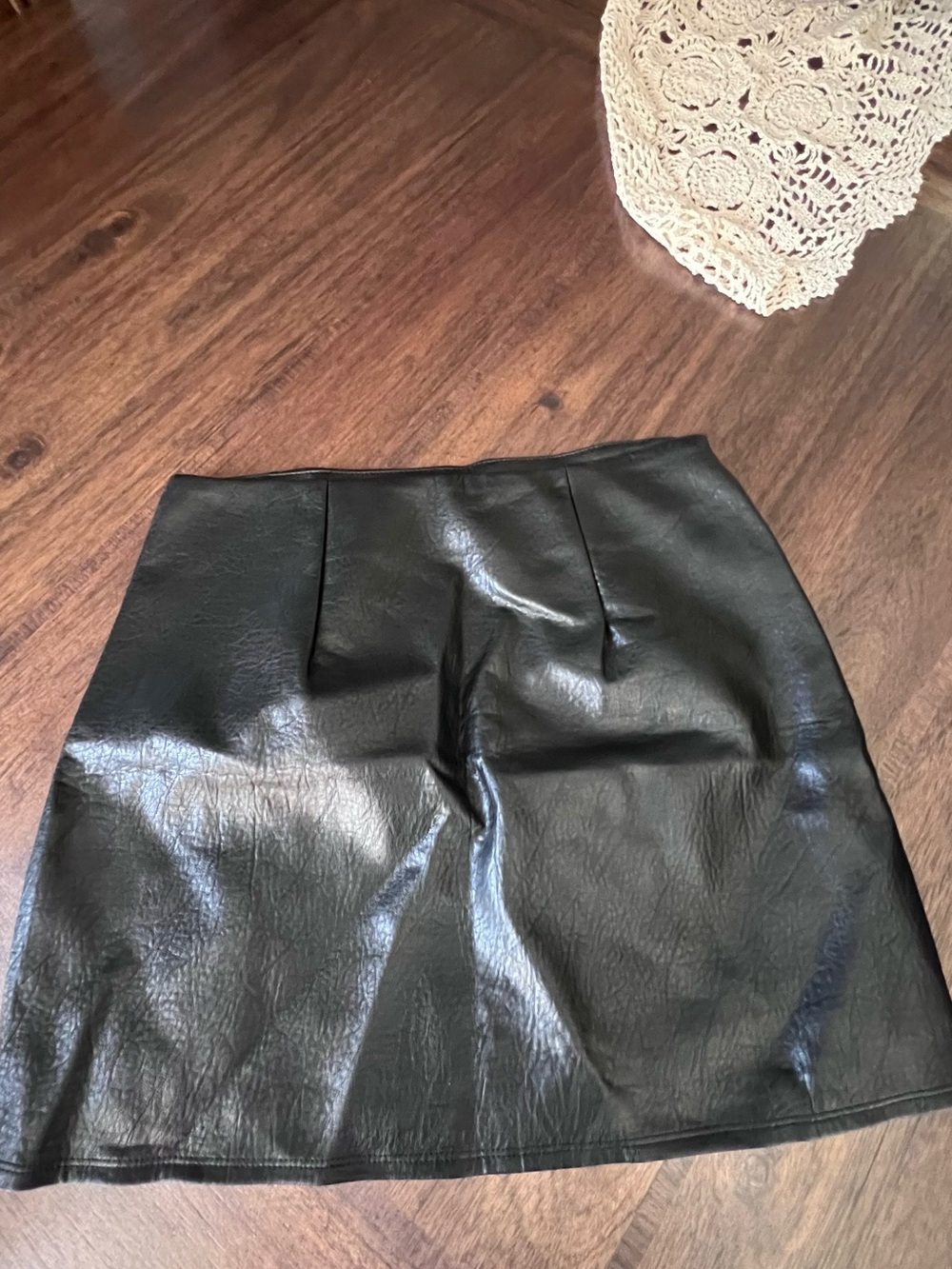 NWT Old Navy Faux Leather Mini Skirt Black Size Small Petite